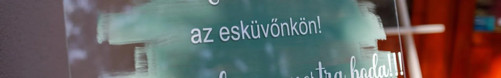 Köszöntő tábla