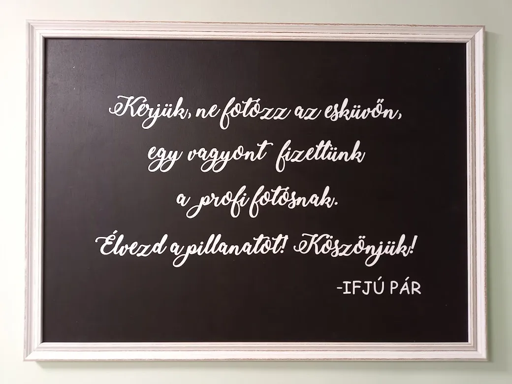 " Kérjük ne fotózz..."