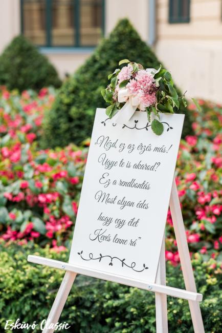 Kalligrafikus táblánk