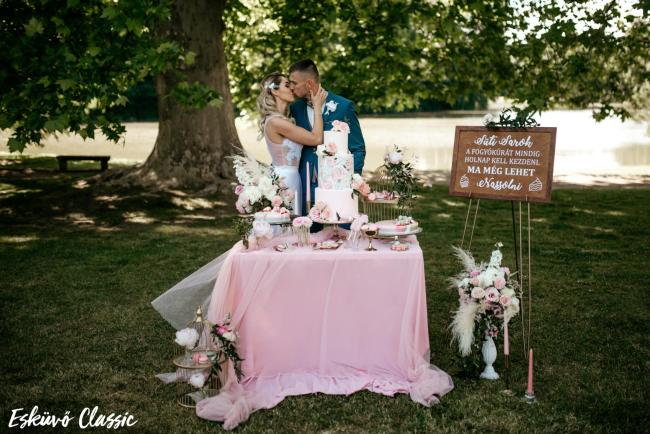 Desszert asztal kalligrafikus táblánkkal