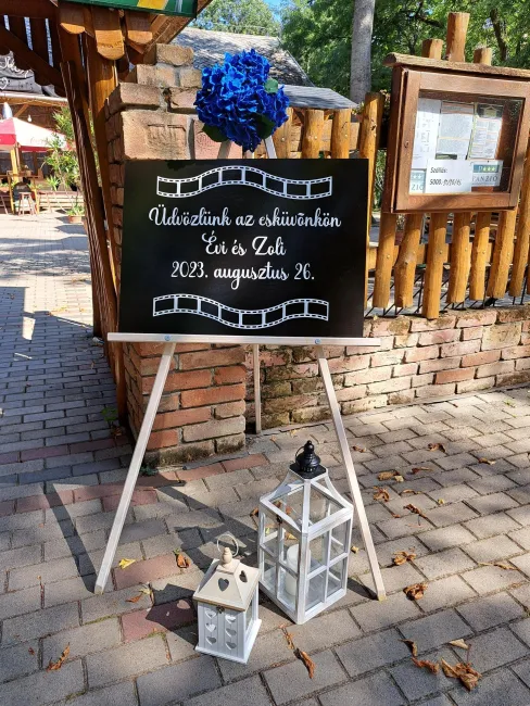 Köszöntő tábla