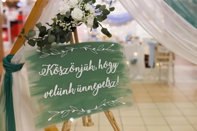 Kalligrafikus plexi táblák