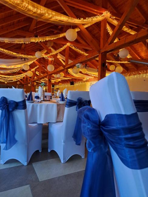 Tengerészkék dekorselyem székmasni