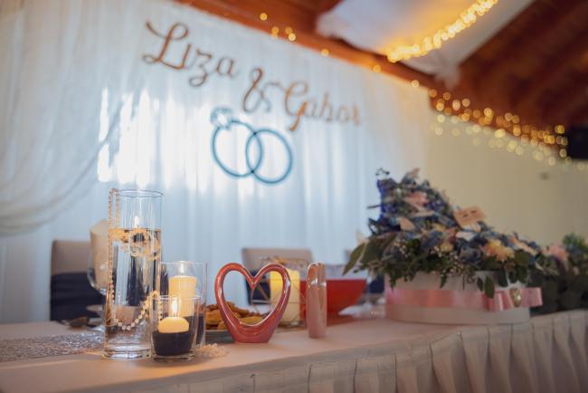 Lézervágott háttér dekoráció