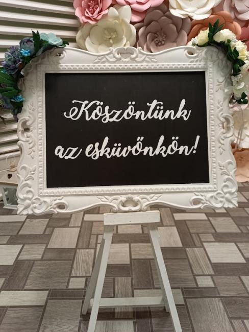 Táblák esküvőre
