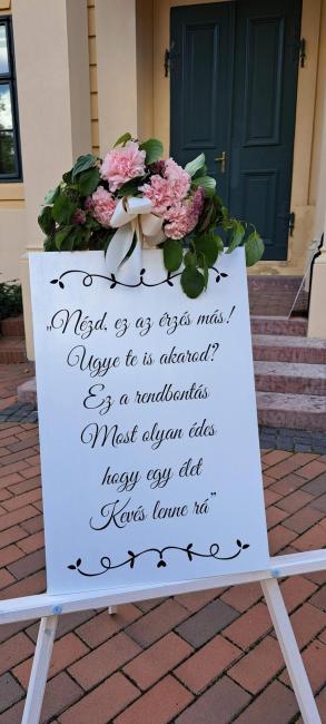 Köszöntő tábla
